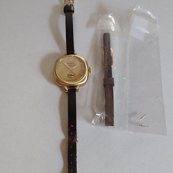 Shinola Gomelsky - Picture 1 of 4